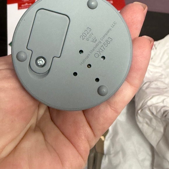 4 2023 Hallmark Keepsake Ornaments The Office, Parks and Recreation, Golden Girl - Picture 14 of 14